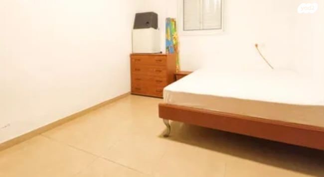 דירה, הרב עוזיאל 8, בת ים