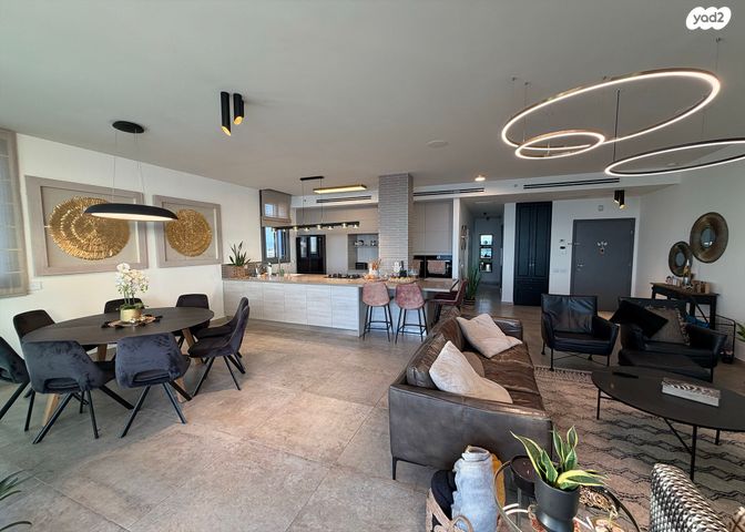 גג/ פנטהאוז, שדרות רחבעם זאבי, גבעת אולגה, חדרה