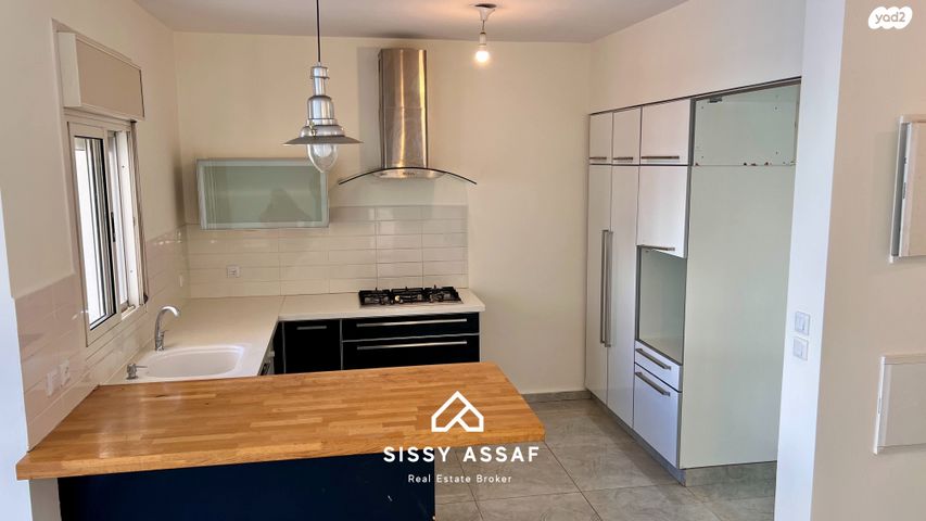 דירה, נחל הדס, צור יצחק, צור יצחק