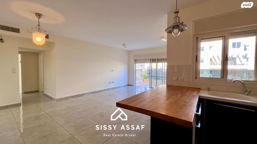 דירה, נחל הדס, צור יצחק, צור יצחק