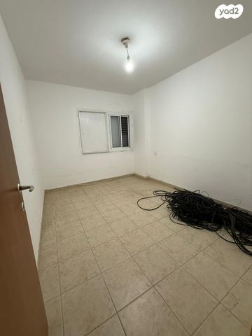 דירה, שלום עליכם, שלום עליכם, מגדל העמק