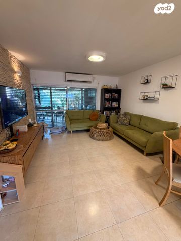 בית פרטי/ קוטג', שיכון עובדים, גן יבנה