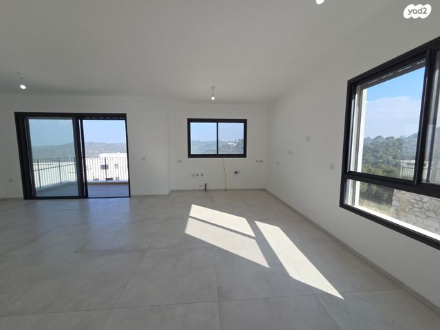 דו משפחתי, קרית טבעון