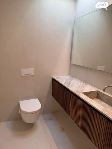 דו משפחתי, גולן, רמת השרון