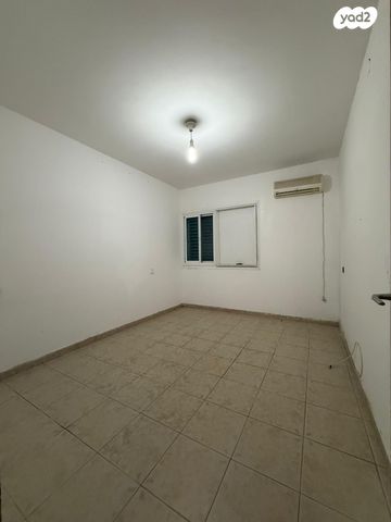 דירה, שלום עליכם, שלום עליכם, מגדל העמק