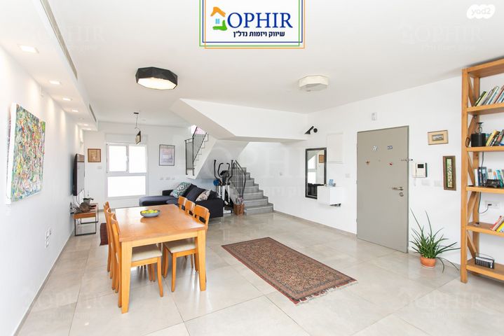 גג/ פנטהאוז, מורד הזמיר, אחוזה, חיפה