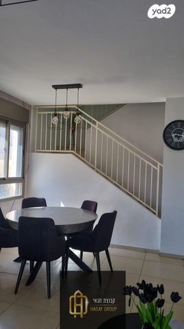 שושנה דמארי 3