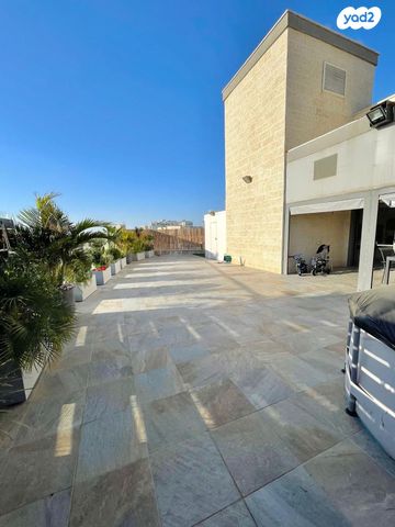 גג/ פנטהאוז, גדעון האוזנר, רמות הרכס, באר שבע