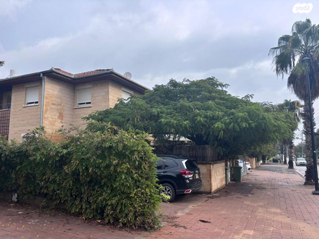 דו משפחתי, בנימינה גבעת עדה