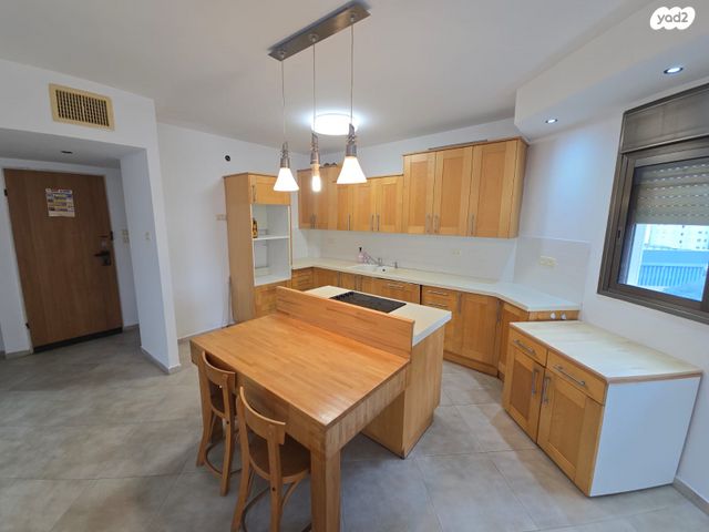 דירה, גולדה מאיר, קרית אילון, חולון