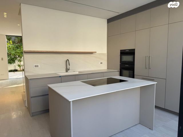 דו משפחתי, גולן, רמת השרון