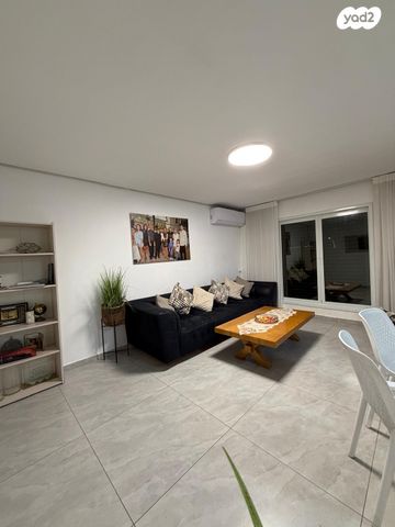 דירה, שדרות רש"י 22, קיבוץ גלויות, קרית מלאכי