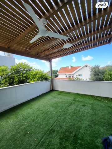 דו משפחתי, נווה הברון, זכרון יעקב