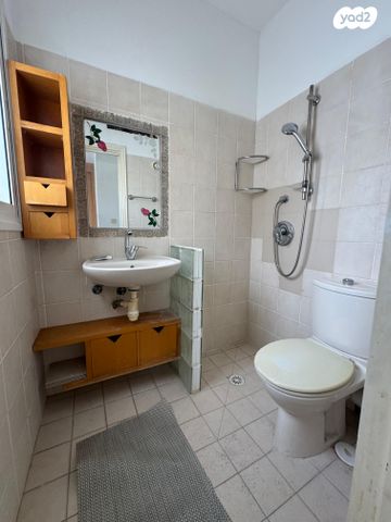 גג/ פנטהאוז, הצליל, קרית הפרחים - 2005, רעננה