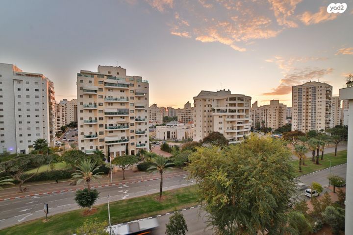 דירה, גולדה מאיר 27, קרית אילון, חולון