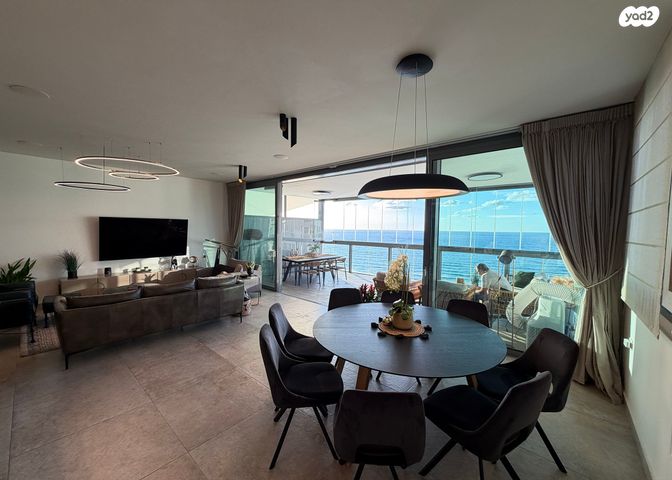 גג/ פנטהאוז, שדרות רחבעם זאבי, גבעת אולגה, חדרה