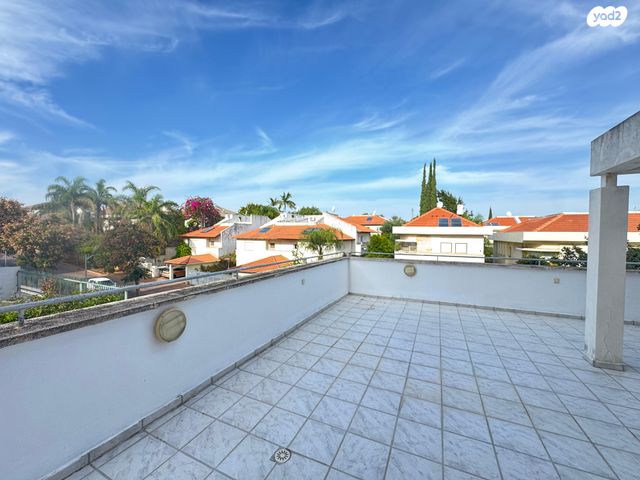 גג/ פנטהאוז, הצליל, קרית הפרחים - 2005, רעננה