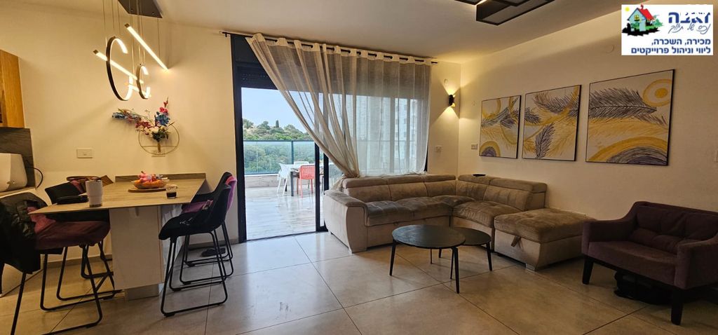 גג/ פנטהאוז, ברל כצנלסון, זיו, חיפה