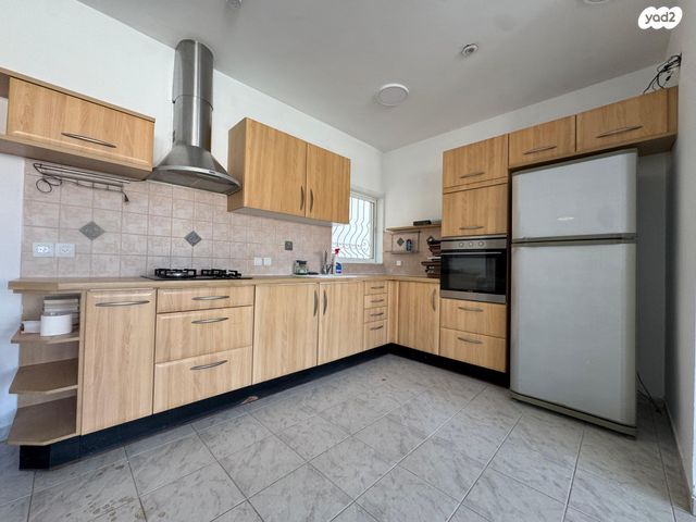 גג/ פנטהאוז, הצליל, קרית הפרחים - 2005, רעננה