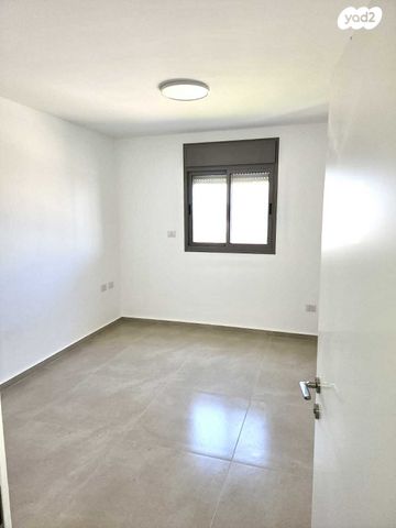 דירה, מפל התנור, שקמים ואגמים, אשקלון