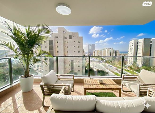 דירה, שדרות מנחם בגין 26, גבעת אולגה, חדרה