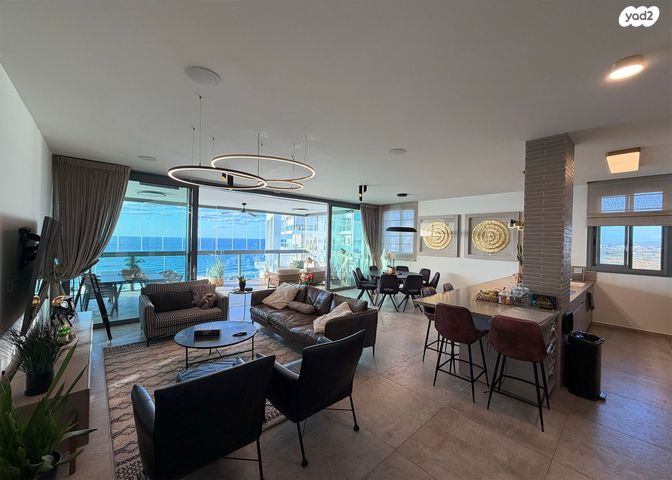 גג/ פנטהאוז, שדרות רחבעם זאבי, גבעת אולגה, חדרה