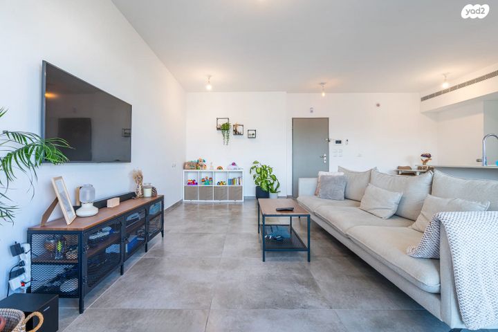 דירה, מור, אור ים, אור עקיבא