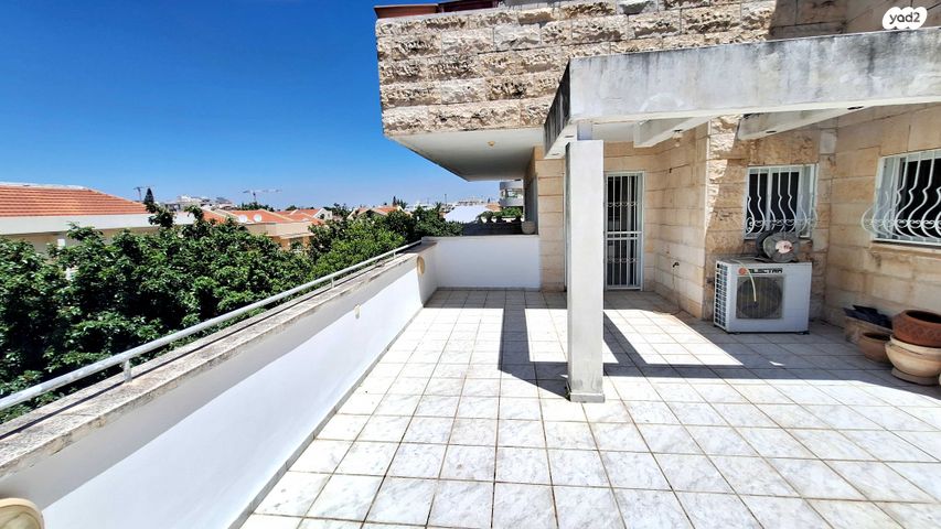 גג/ פנטהאוז, הצליל, קרית הפרחים - 2005, רעננה