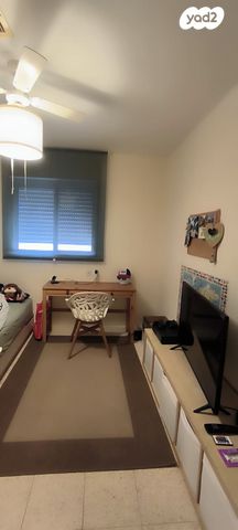 דו משפחתי, בנימינה גבעת עדה