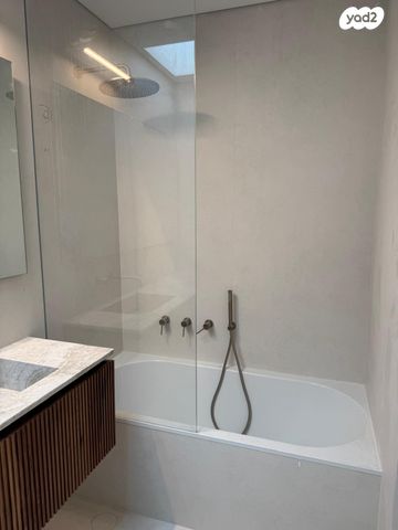 דו משפחתי, גולן, רמת השרון