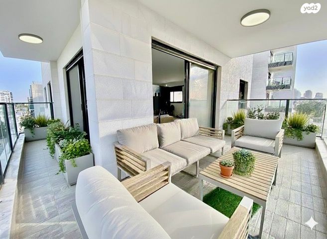 דירה, שדרות מנחם בגין 26, גבעת אולגה, חדרה