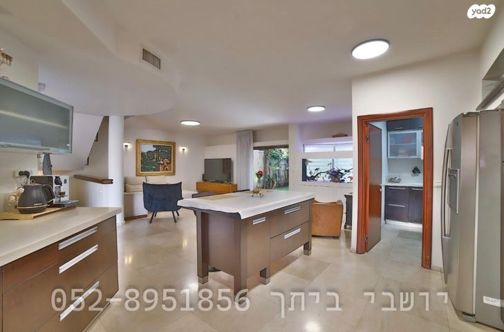 דו משפחתי, ליאוניד קנטורוביץ, קרית חתני פרס נובל, ראשון לציון