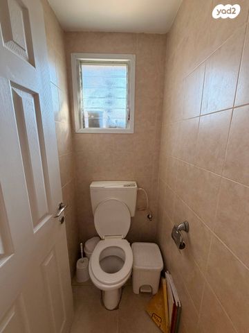 בית פרטי/ קוטג', שיכון עובדים, גן יבנה