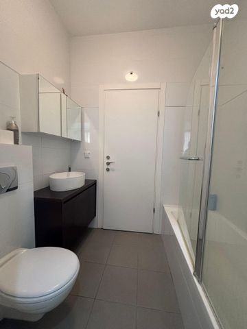 דירה, האר"י הקדוש, מחנה יהודה, פתח תקווה