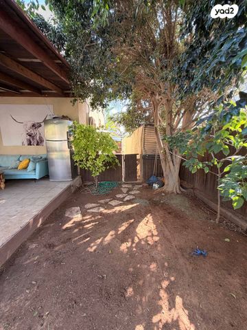 בית פרטי/ קוטג', שיכון עובדים, גן יבנה