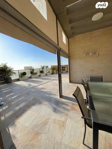 גג/ פנטהאוז, גדעון האוזנר, רמות הרכס, באר שבע