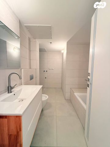 דירה, ש"י עגנון, שיכון רסקו, קרית אונו