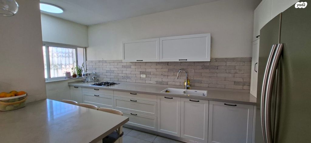 דירה, אסתר המלכה 12, משכנות זבולון, נתניה