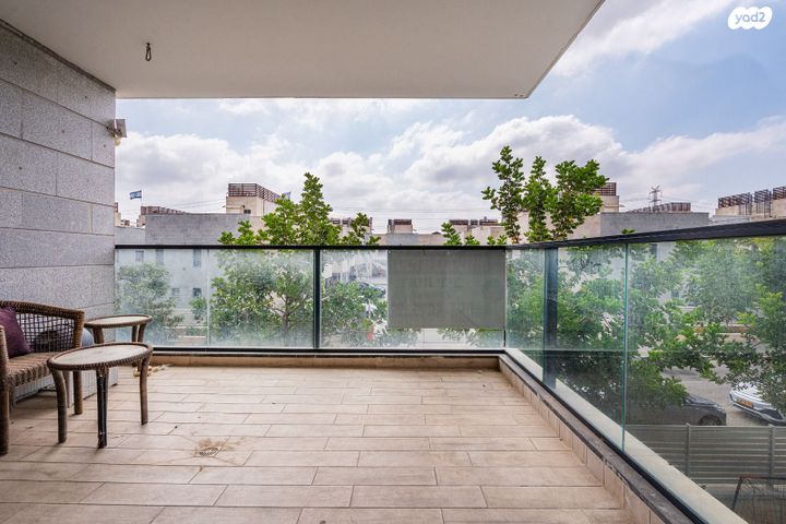 דירה, מור, אור ים, אור עקיבא