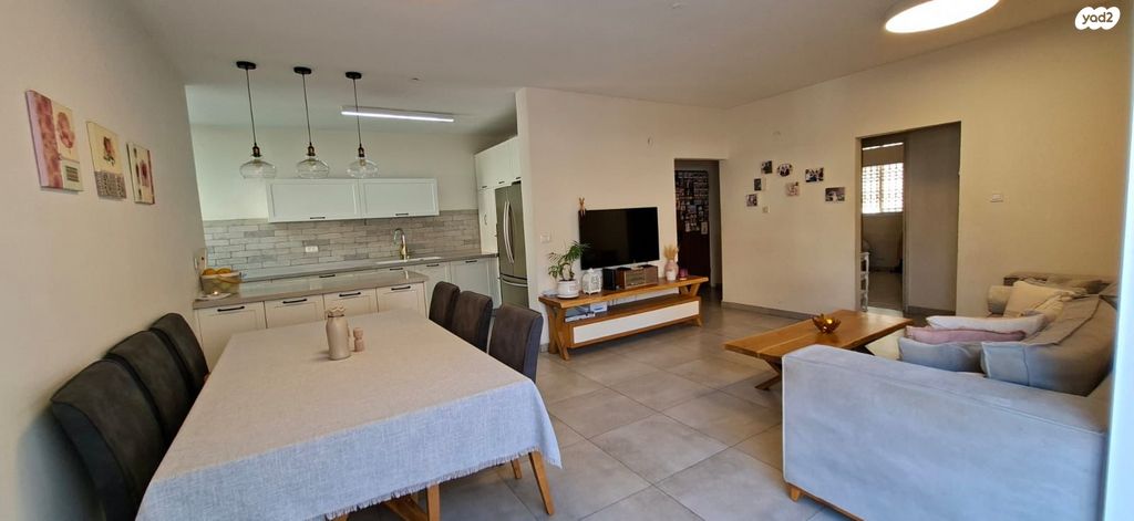 דירה, אסתר המלכה 12, משכנות זבולון, נתניה