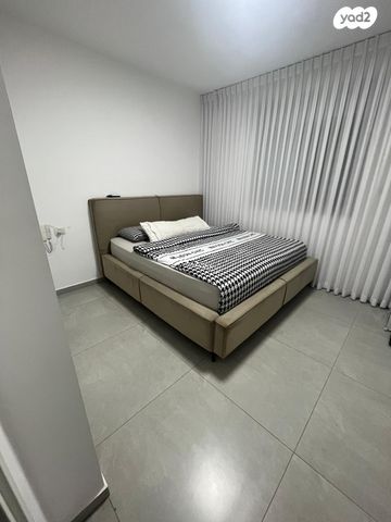 דירה, יצחק שמיר, נווה שרון / שער העיר, נתיבות