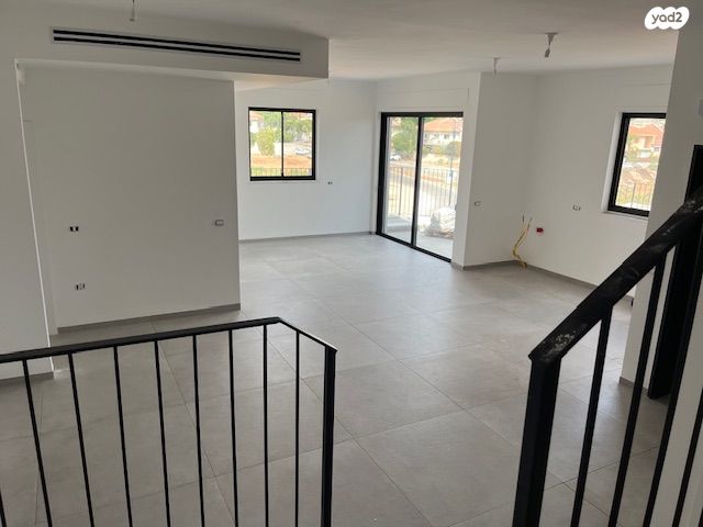 דופלקס, תל מונד