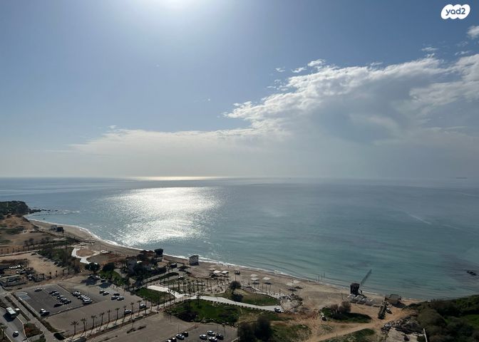 גג/ פנטהאוז, שדרות רחבעם זאבי, גבעת אולגה, חדרה