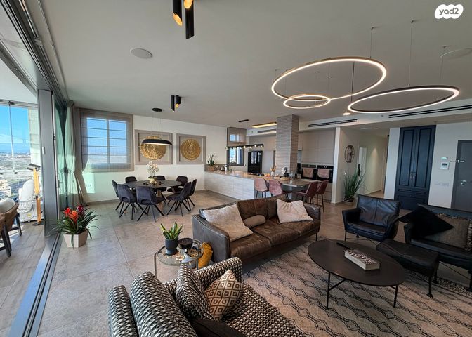 גג/ פנטהאוז, שדרות רחבעם זאבי, גבעת אולגה, חדרה