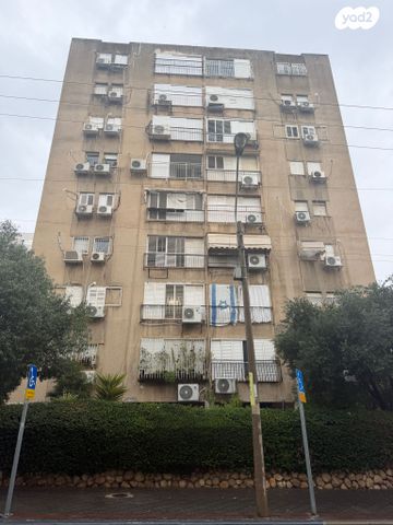 מעפילי אגוז 104