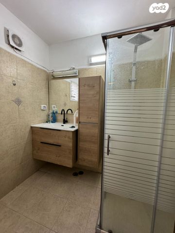 דירה, בן גוריון, קרית אתא