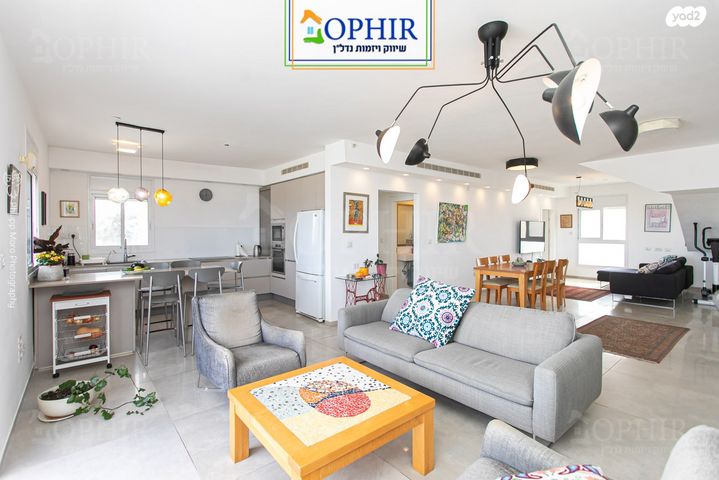 גג/ פנטהאוז, מורד הזמיר, אחוזה, חיפה