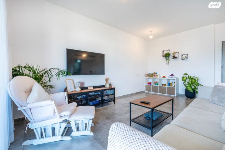 דירה, מור, אור ים, אור עקיבא