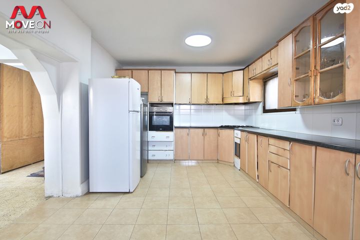 דירת גן, הרב משה כהן, שיכון א, טבריה