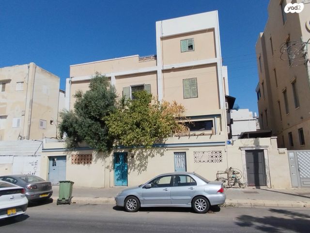 מכללת תל אביב יפו, דקר